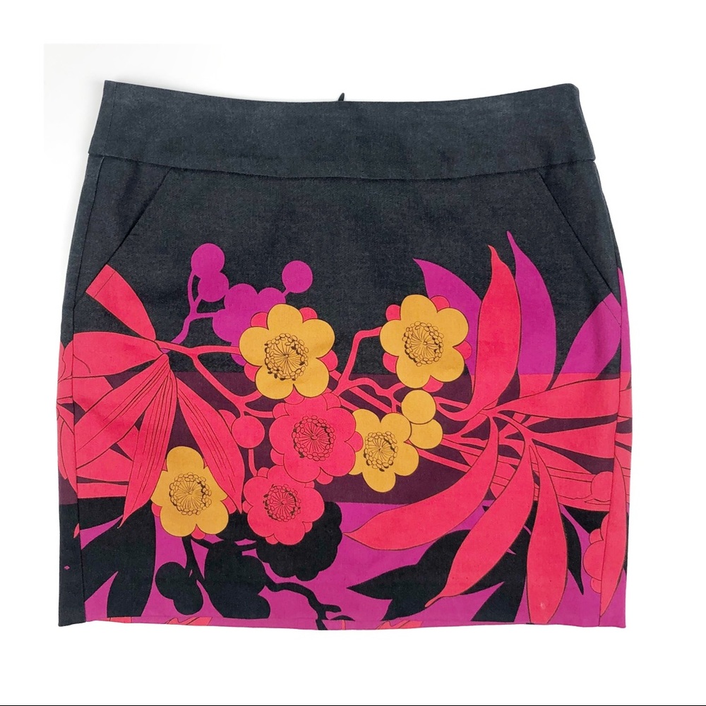 Trina Turk Charcoal Gray Skirt with Bold Floral Print Size 4